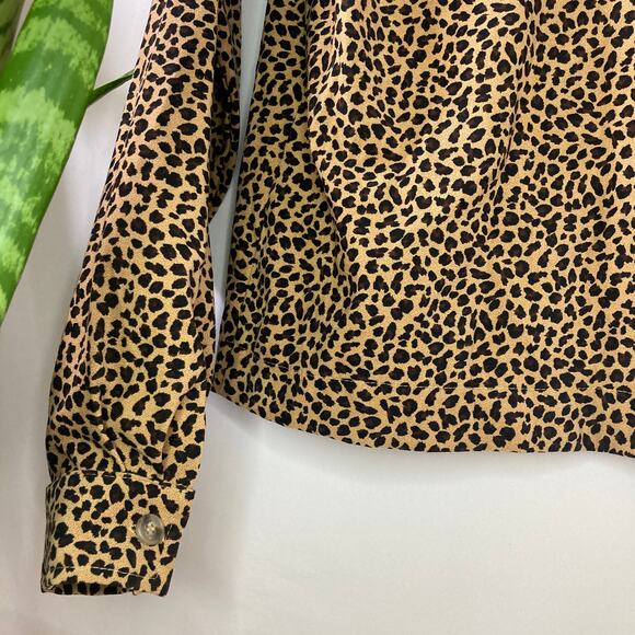 McCalls| Women's vintage y2k leopard button up collared jacket - Picture 14 of 16